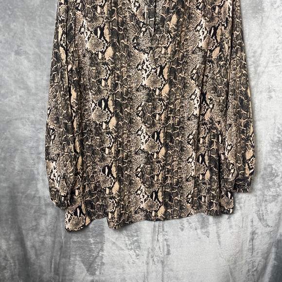 Animal print blouse - Picture 2 of 7